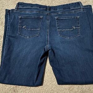 Maurice’s- Women's Dark Blue Jeans- Mid Rise- Size 14 Short